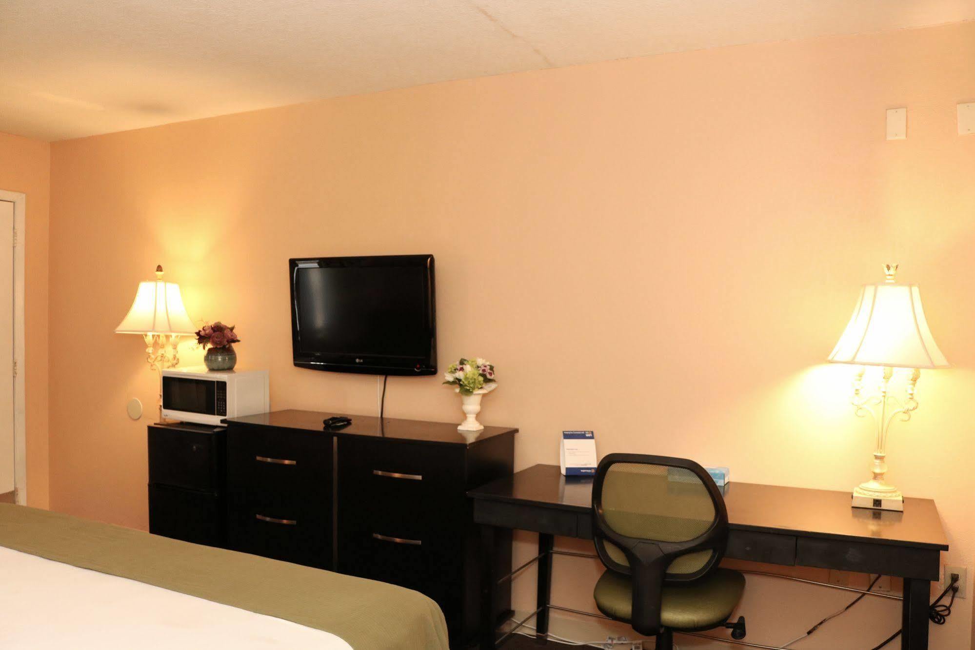 Goldstar Inn & Suites Kissimmee Eksteriør billede